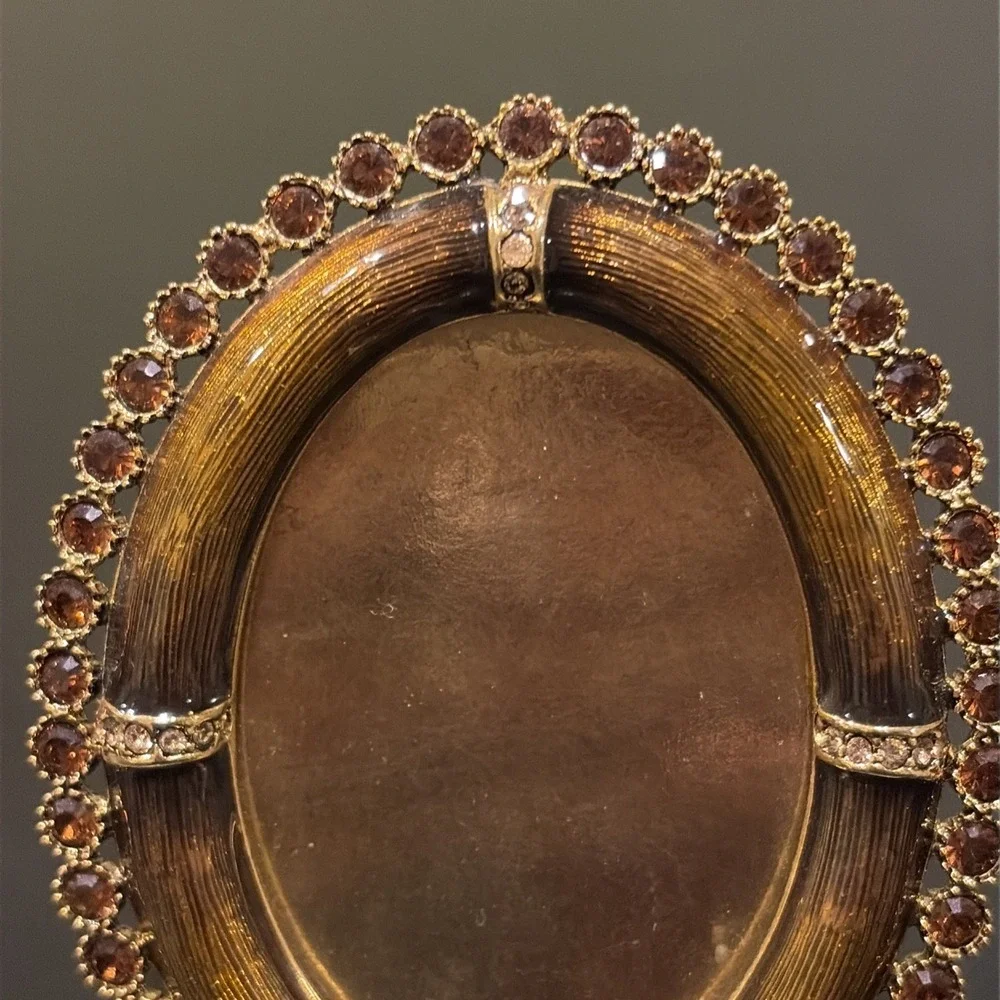 Jay Strongwater this decorative